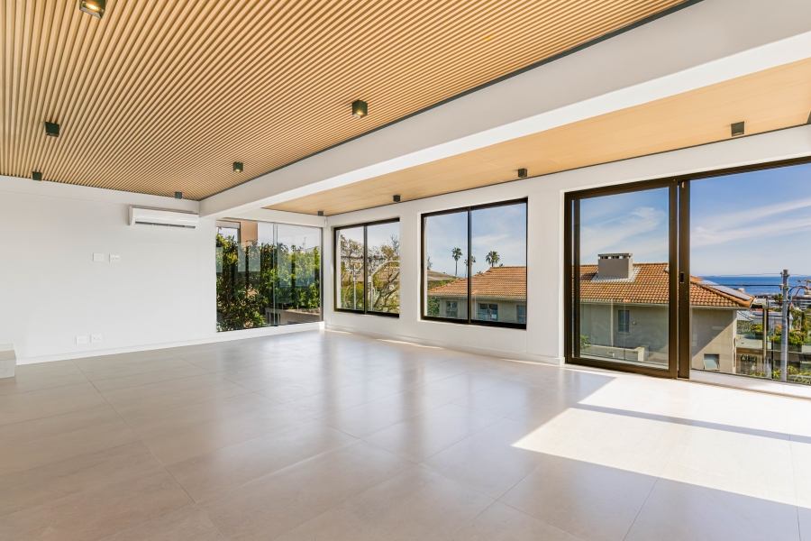 3 Bedroom Property for Sale in Fresnaye Western Cape